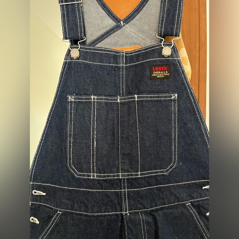 Levi’s Anson denim overalls. Dark wash. Men small